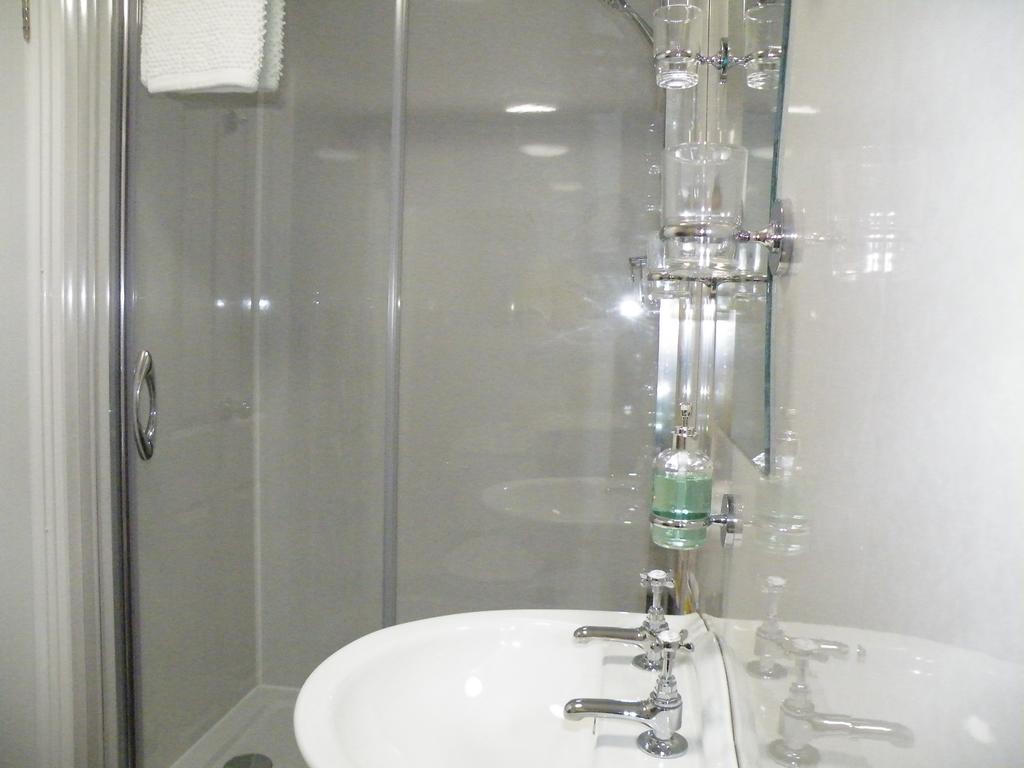 The Fountain Licensed B&B Пензанс Номер фото